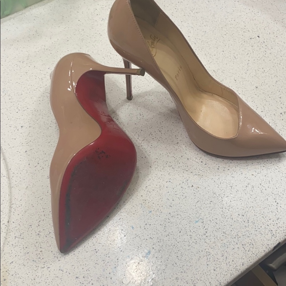 Shoes 👠 - Picture 2 of 4